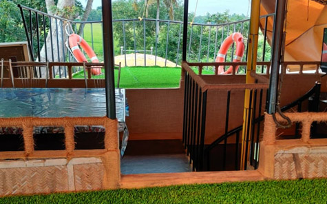 Houseboats